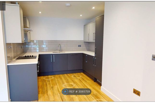 Apartment, Gladwell Court Harewood Place, Slough photo 4