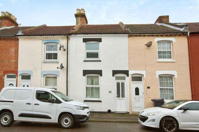 Thumbnail Terraced house for sale in Avenue Road, Gosport