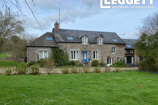 Thumbnail Villa for sale in Saint-Hilaire-Du-Harcouët, Manche, Normandie