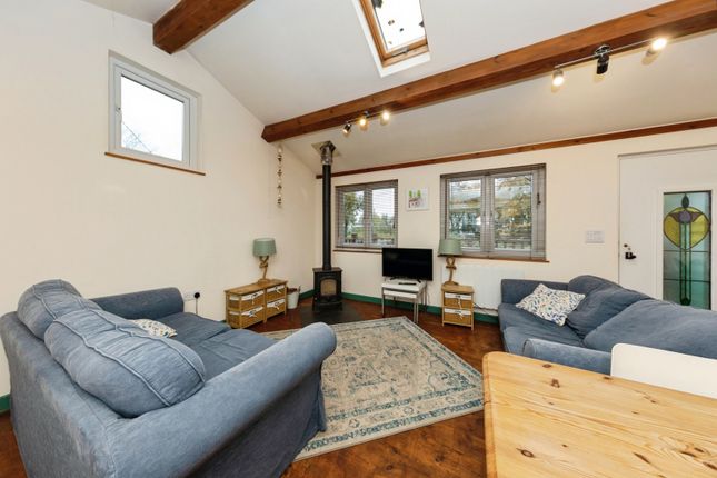 Chalet 22, Ferry Point,, Llansteffan, Carmarthenshire photo 4