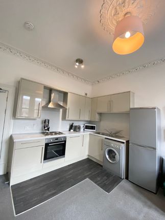 Thumbnail Flat to rent in Perth Road, City Centre, Dundee