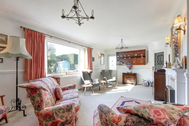 1, Derby Close, Hildenborough photo 2