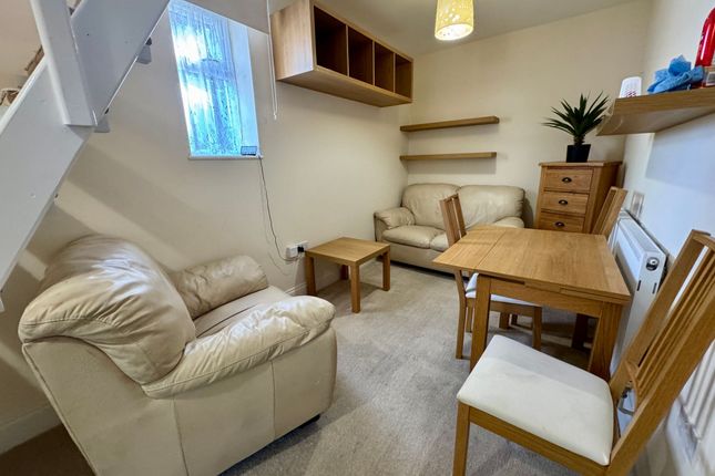 26, Waller Avenue, Luton, LU4 photo 4
