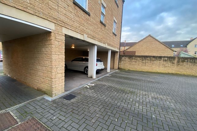 Flat for sale in Nuthatch Road, Calne