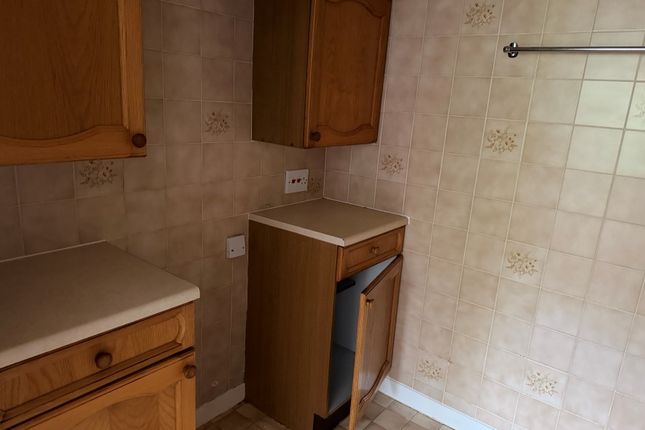 34 Strand Court, The Esplanade, Grange-Over-Sands photo 4