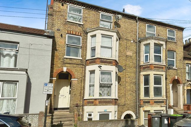 Thumbnail Terraced house for sale in Western Street, Bedford