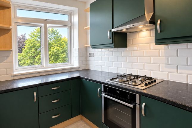 Flat 11, Hazel House,, Maitland Park Road, London photo 2