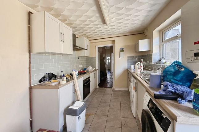 3-bed house on 64, Cardiff, £1,250/mo
