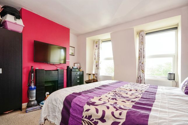 Maisonette for sale in North Approach, Watford