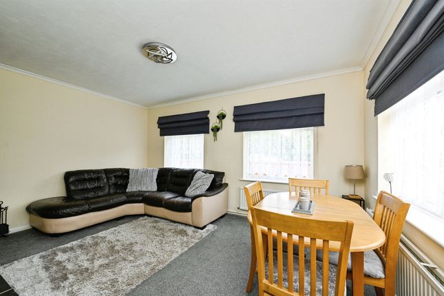 Rosina, Isle Road, WISBECH photo 3