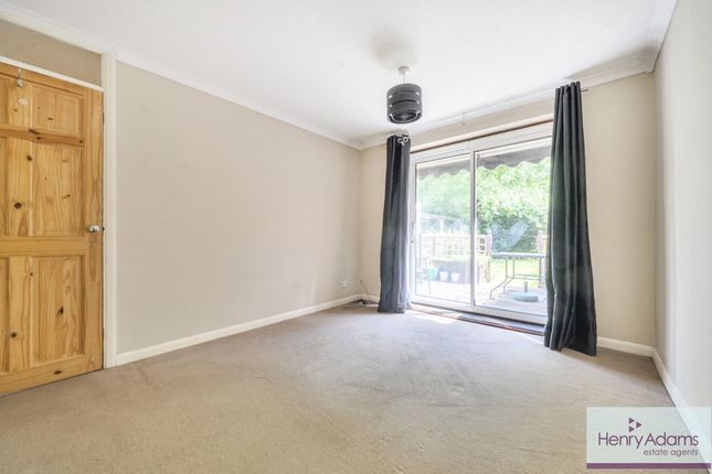 23 Wellington Avenue, Bordon photo 4