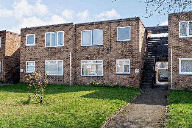 1 bed flat for sale in Whitley Close, Stanwell, Staines-Upon-Thames TW19