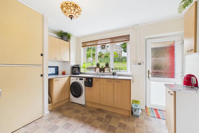17, Derllwyn Close, Bridgend photo 5