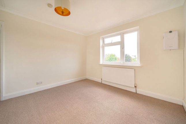 54, Spring Grove Crescent, Hounslow photo 4
