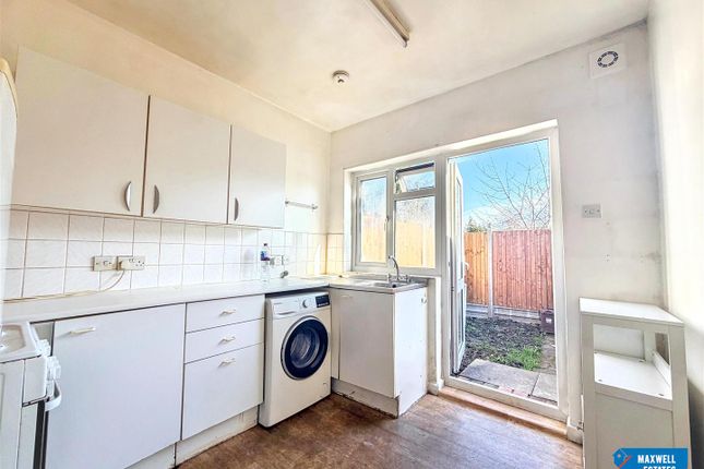 62a, Ellesmere Avenue, London photo 2