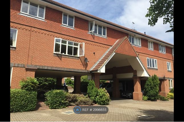 Millgate Court, Guildford Road, Farnham photo 2
