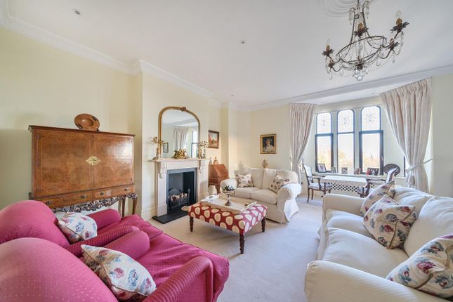 19 Stanmore Hall, Wood Lane, Stanmore photo 2