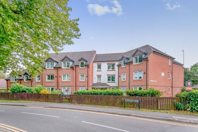 Flat for sale in Rosemary Lane, Horley