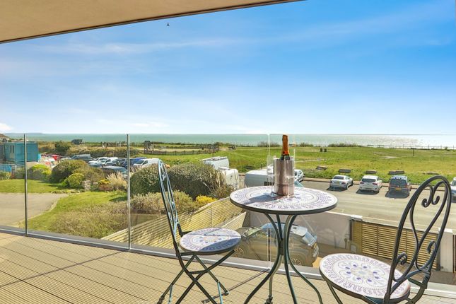 Flat 4, Aquarius, 63, Boscombe Overcliff Drive, Dorset photo 4