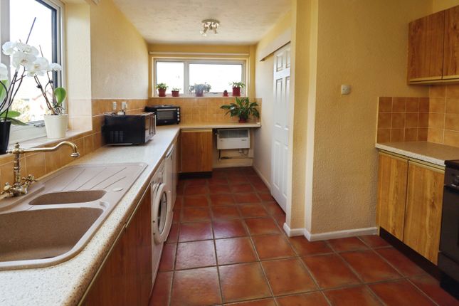 37, Bradbury Avenue, Lincoln photo 3
