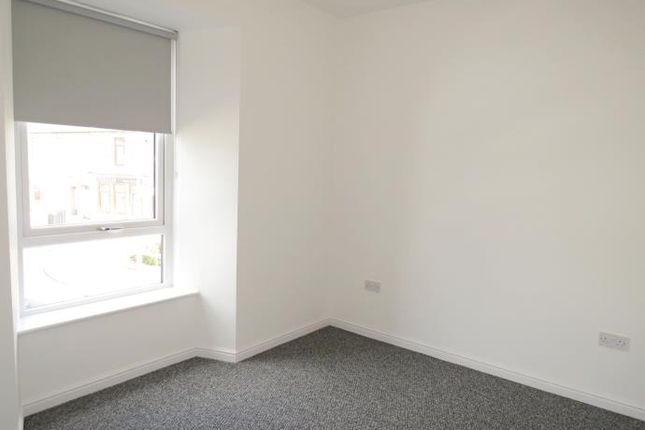 Flat to rent in The Cross, Stonehouse, Larkhall