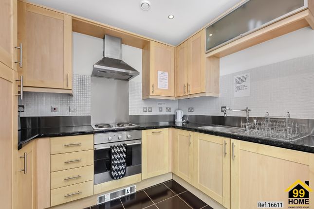 12, Estella Apartments, London photo 2