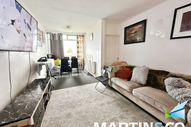 8, Manor Farm Road, West Yorkshire photo 2
