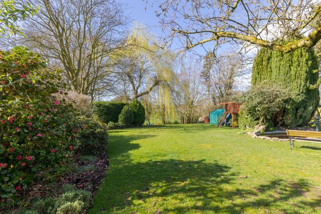 Wild Hedges, 4 Daisy Bank Crescent, Crewe photo 3