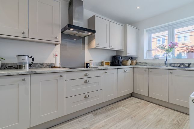 12 Wellum Way, Leicester photo 2