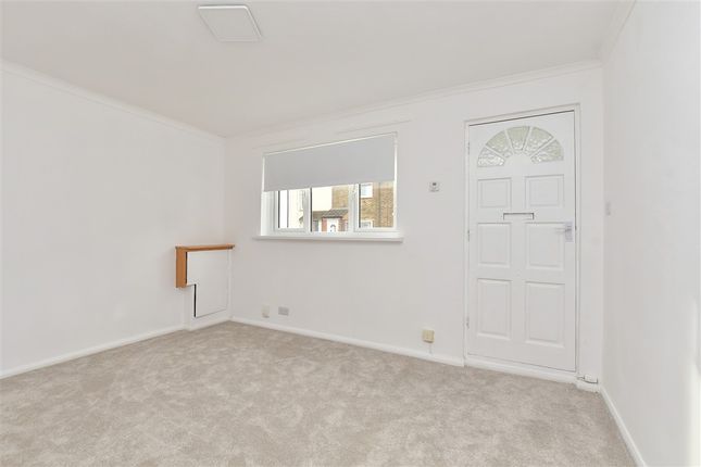 Shortlands Road, Sittingbourne photo 4