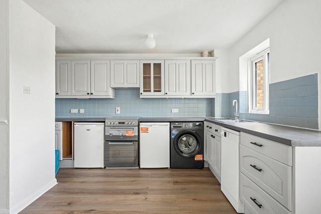 703, Kenton Lane, Harrow photo 4
