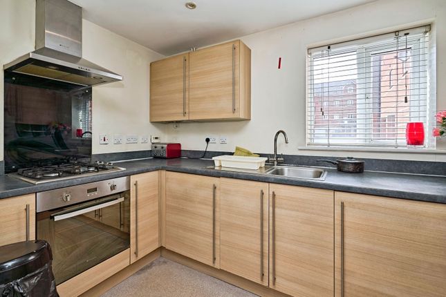 78, Merton Way, West Midlands photo 3