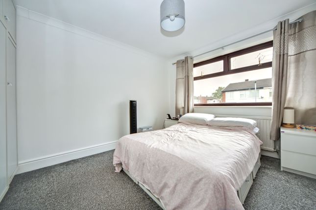 3 Reedsmere Close, Wigan photo 4