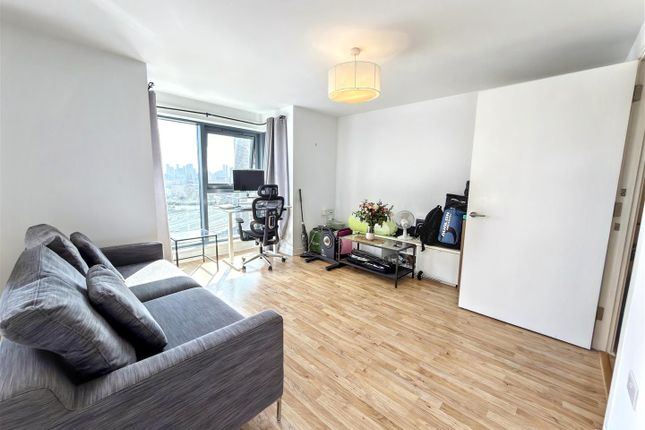 Flat 101 Burford Wharf Apartments, 3 Cam Road, Stratford photo 3
