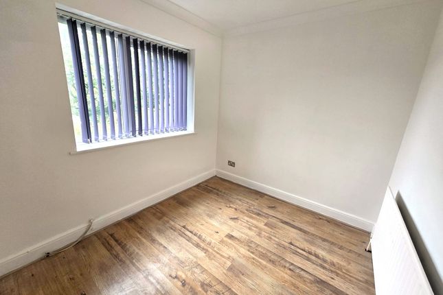 4, Shelley Court, WALTHAM ABBEY photo 5