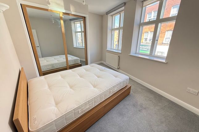 Flat 2, 224-24, High Street, Harrow photo 3