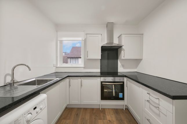 1-bed flat on Flat 2, 76,, Durham Road, West Wimbledon, £300,000