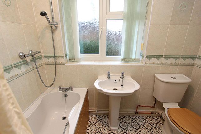 82A, Windmill Crescent, Wolverhampton photo 5