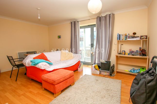 Flat to rent in Quayside Drive, Colchester, Essex