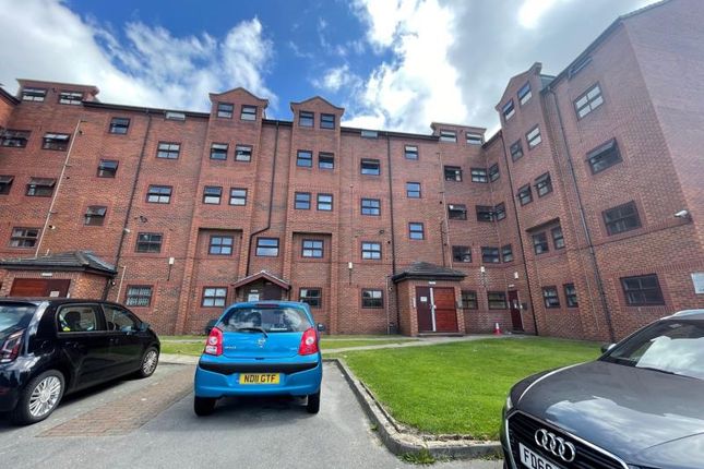 Flat to rent in Kelso Heights, University, Leeds