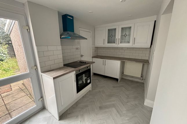 8 Gelli Crossing, Pentre photo 2