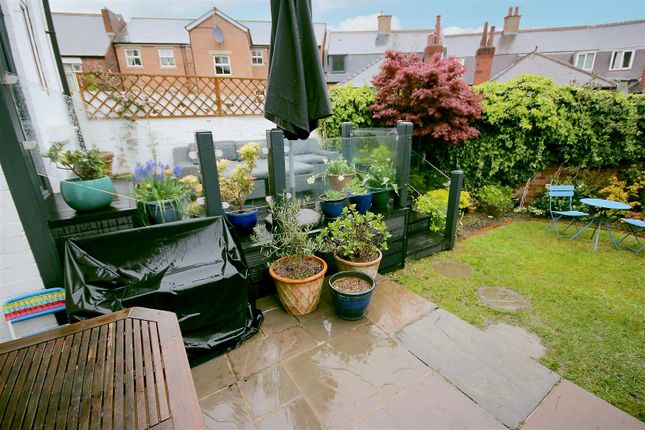 End terrace house for sale in Greenhill Road, Sheffield
