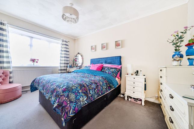 76 Manor Lane, Chichester photo 3