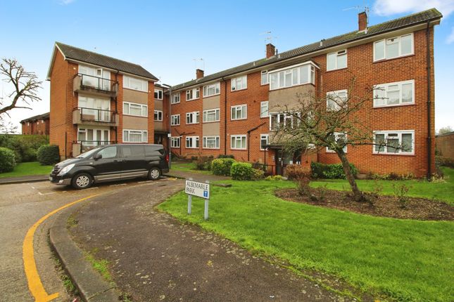Flat to rent in Albemarle Park, Stanmore