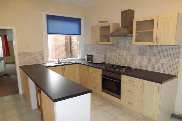 Thumbnail Flat to rent in 19 St. Annes Road East, Lytham St. Annes