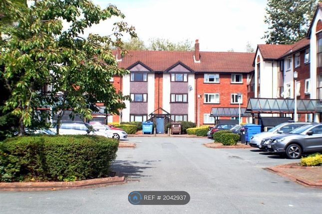 Flat to rent in Knights Court, Salford