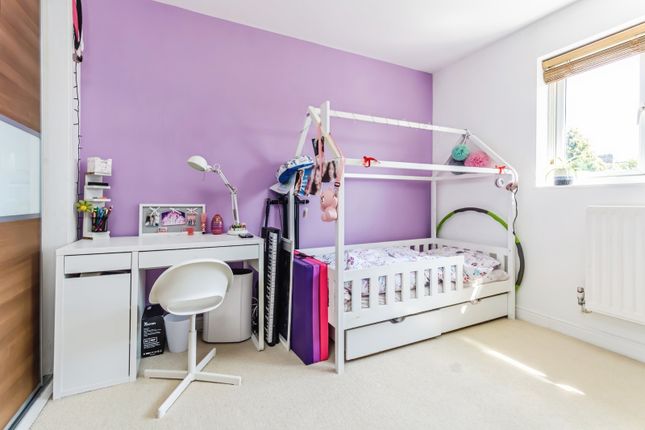 143a, Addison Road, Surrey photo 3