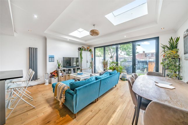 239, Langley Way, West Wickham photo 4