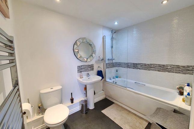 Flat for sale in Wilroy Gardens, Southampton