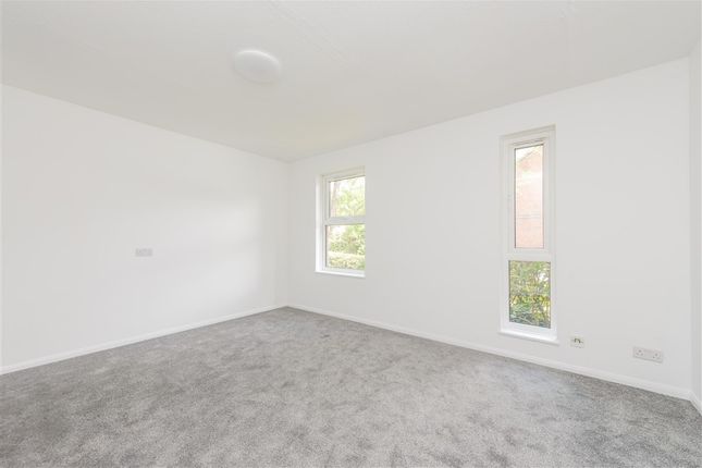 Turnpike Lane, Sutton photo 2